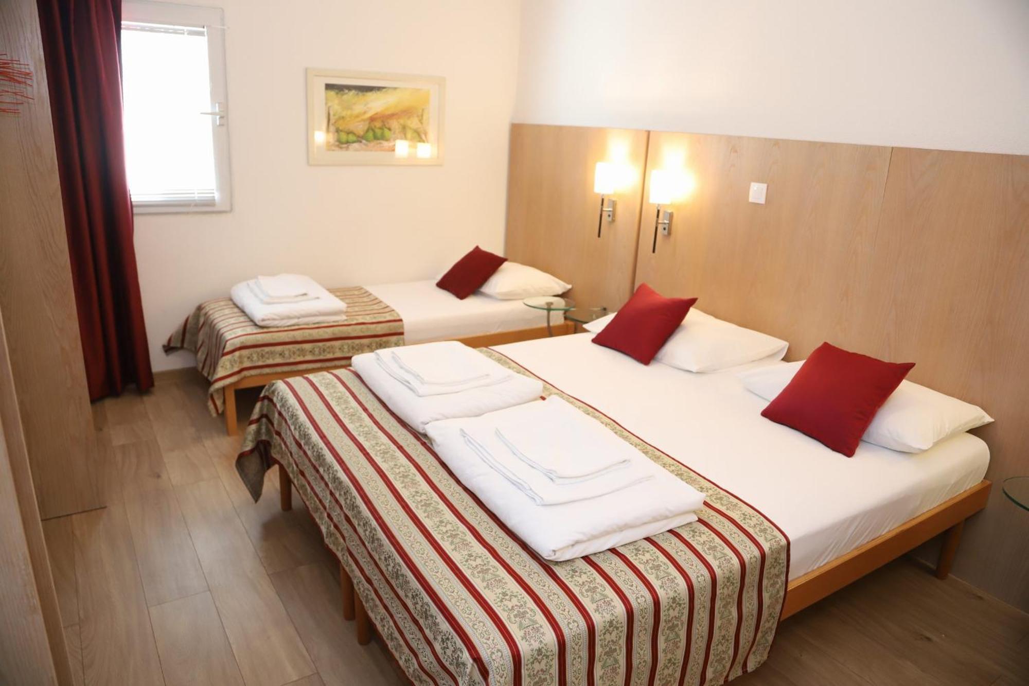 Villa Deny Mostar - With Free Parking ภายนอก รูปภาพ
