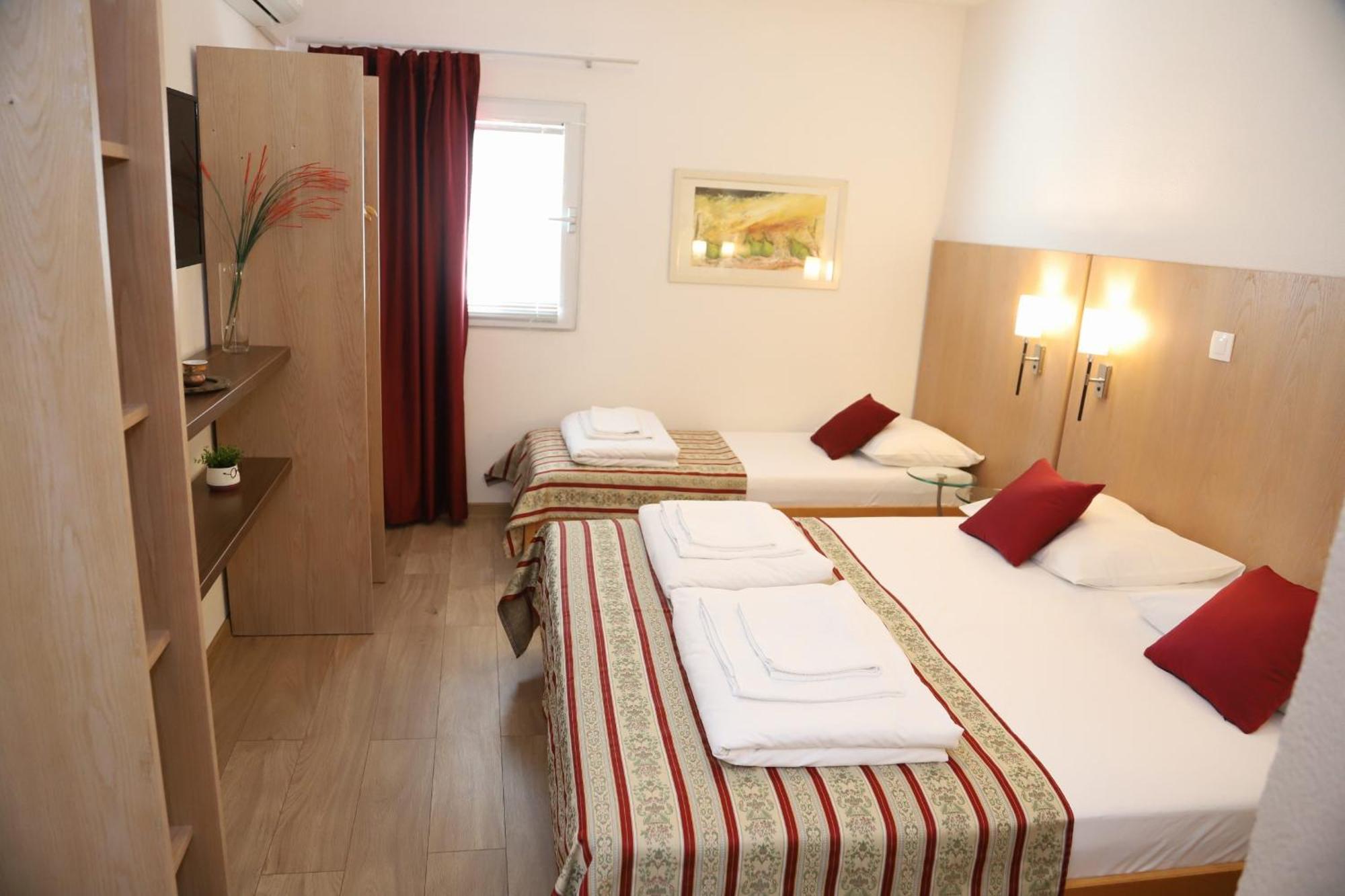 Villa Deny Mostar - With Free Parking ภายนอก รูปภาพ