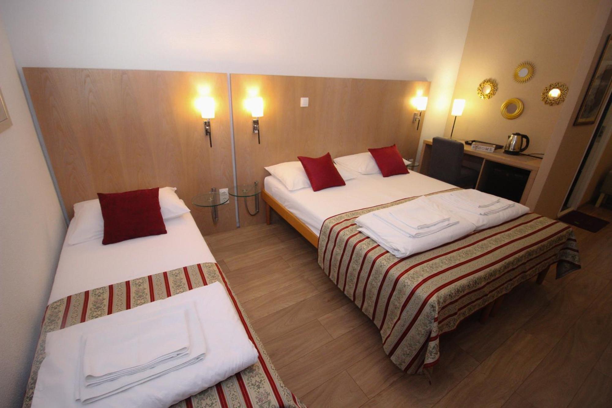 Villa Deny Mostar - With Free Parking ภายนอก รูปภาพ