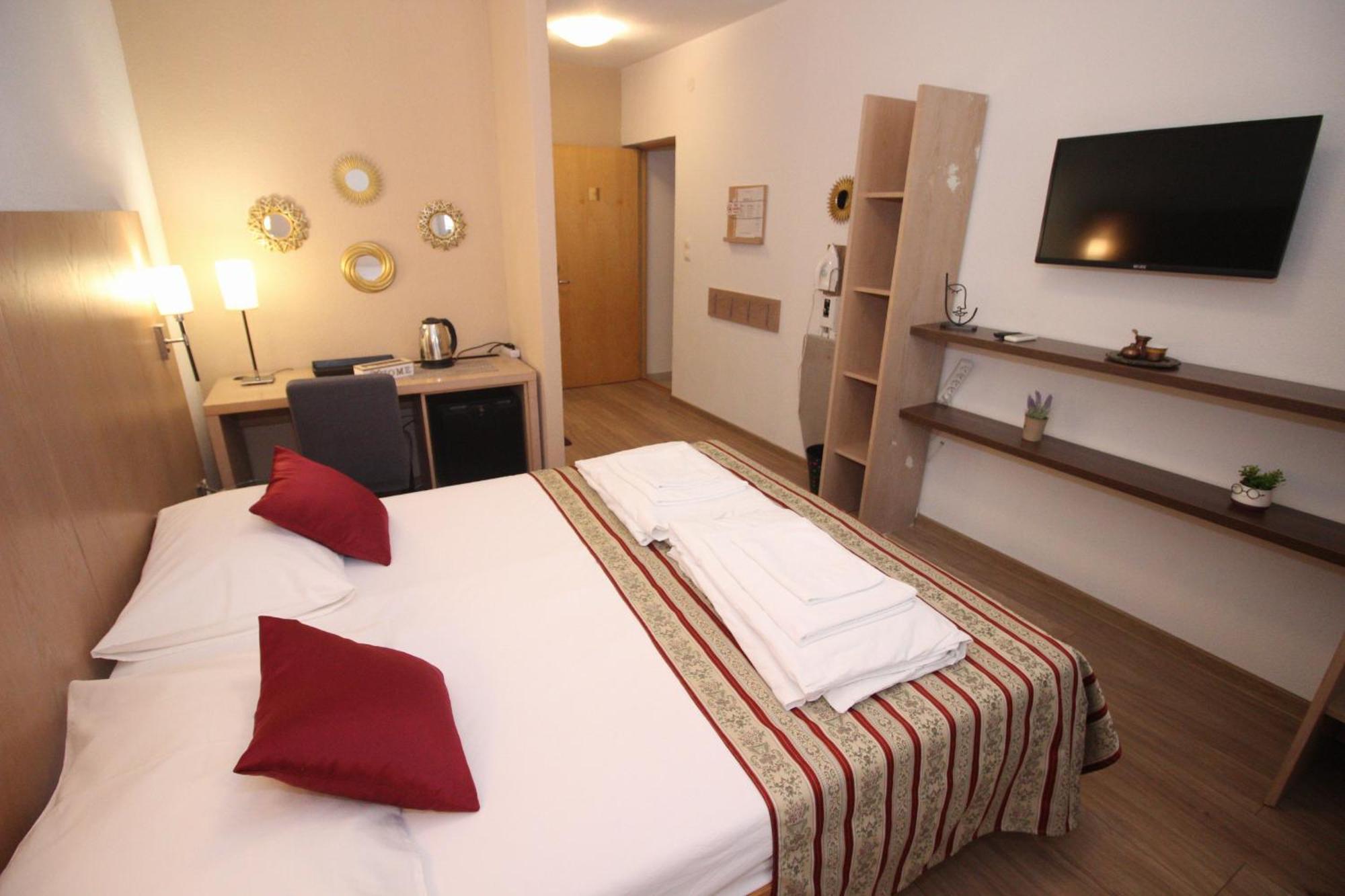 Villa Deny Mostar - With Free Parking ภายนอก รูปภาพ