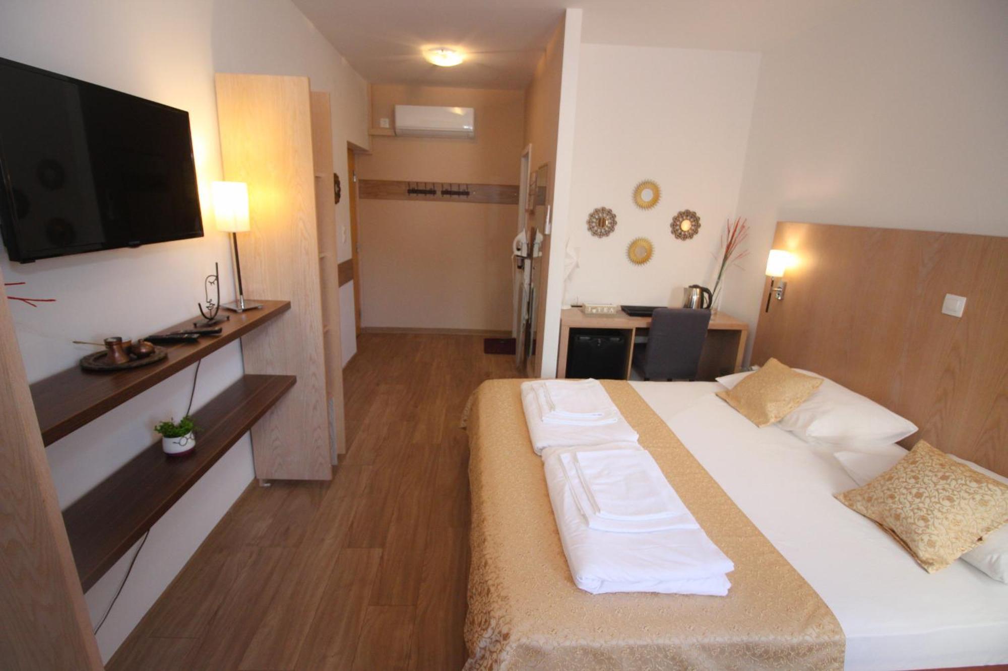 Villa Deny Mostar - With Free Parking ภายนอก รูปภาพ