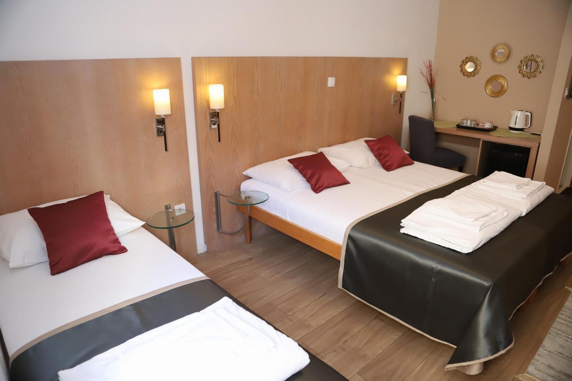 Villa Deny Mostar - With Free Parking ภายนอก รูปภาพ