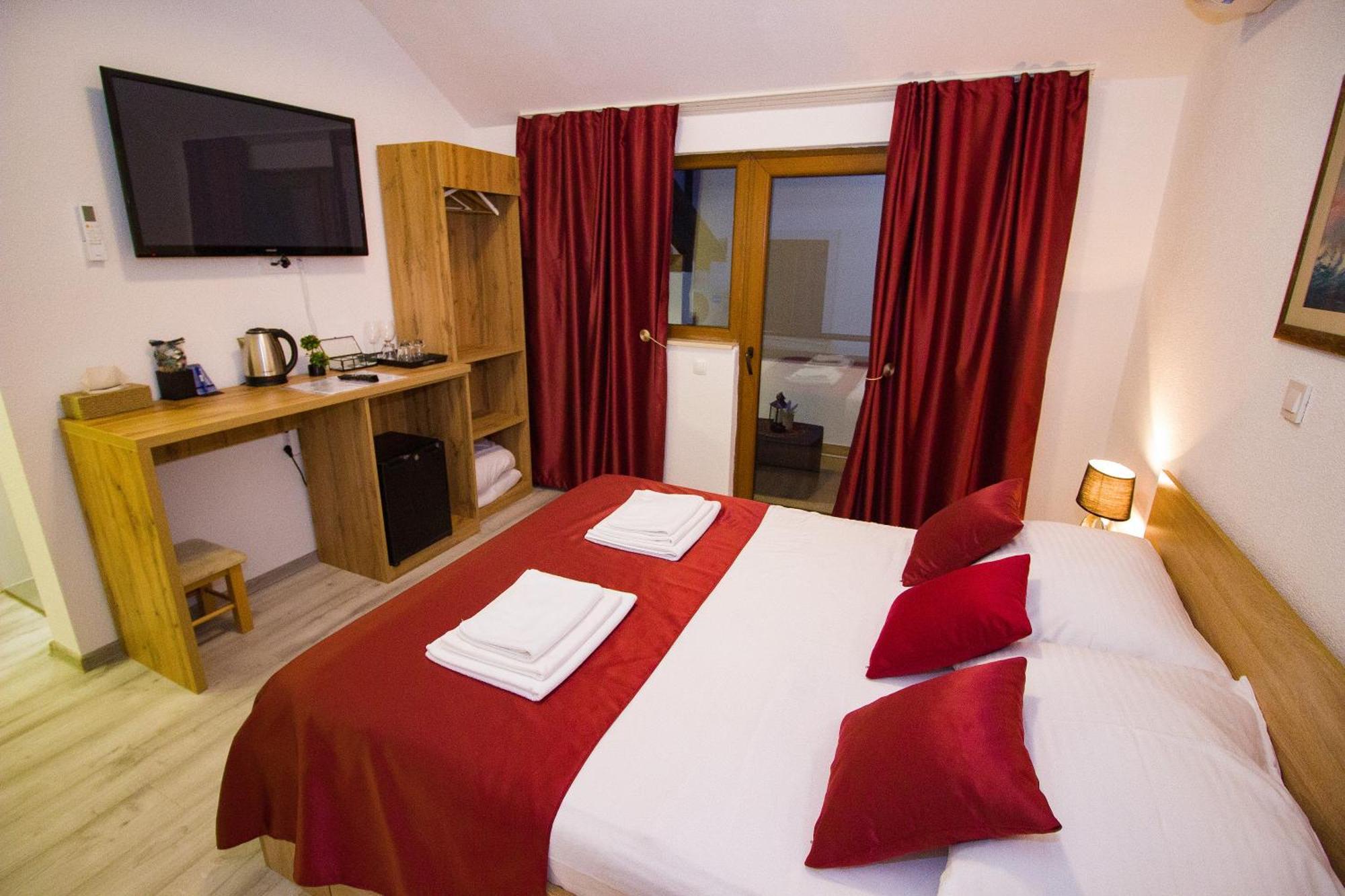Villa Deny Mostar - With Free Parking ภายนอก รูปภาพ